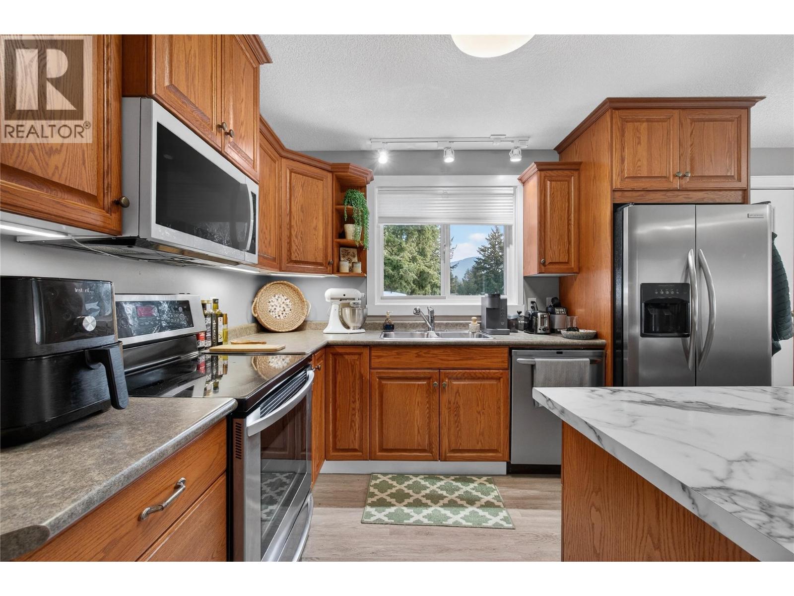  206 Falcon Avenue, Vernon