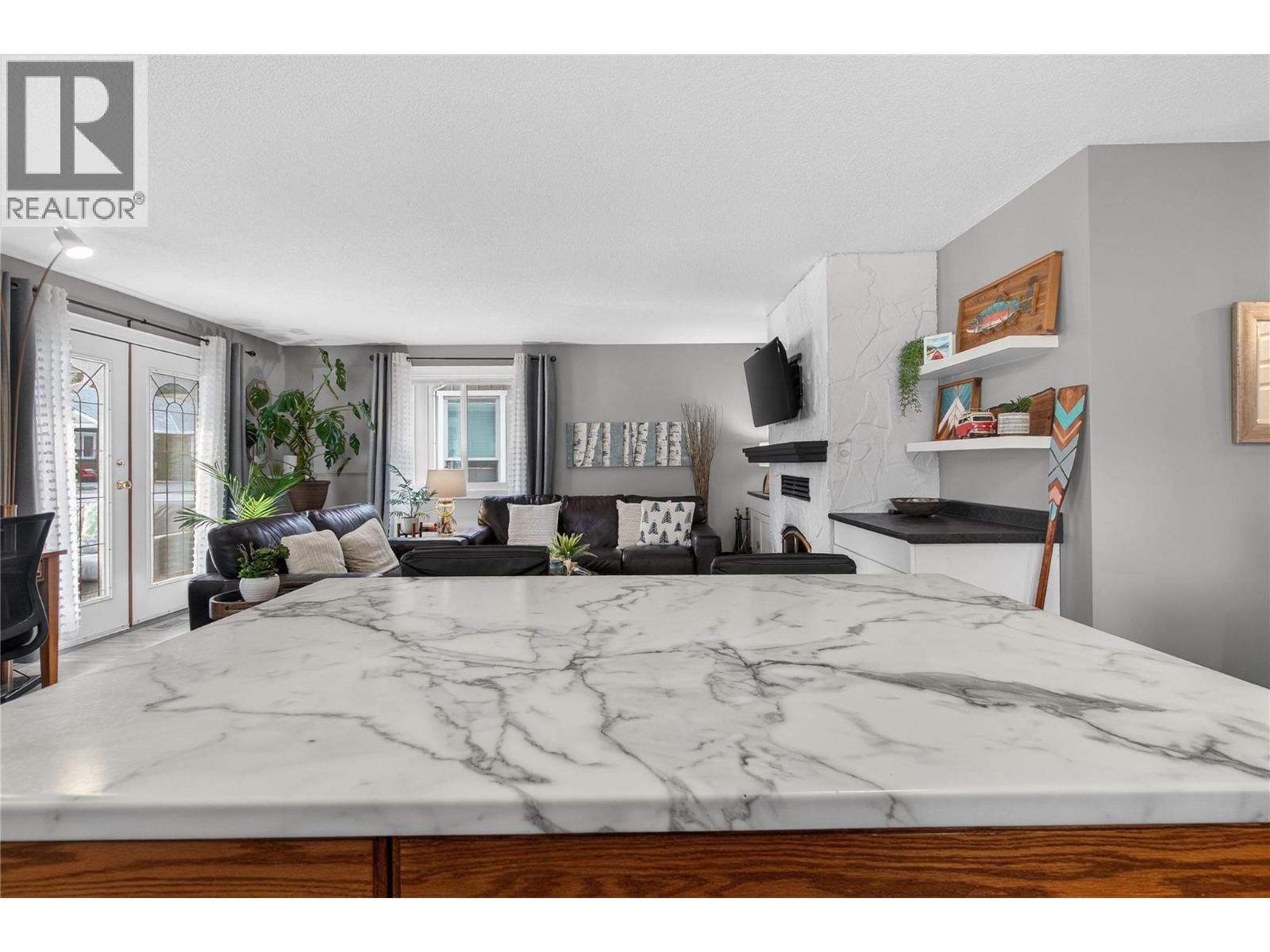  206 Falcon Avenue, Vernon