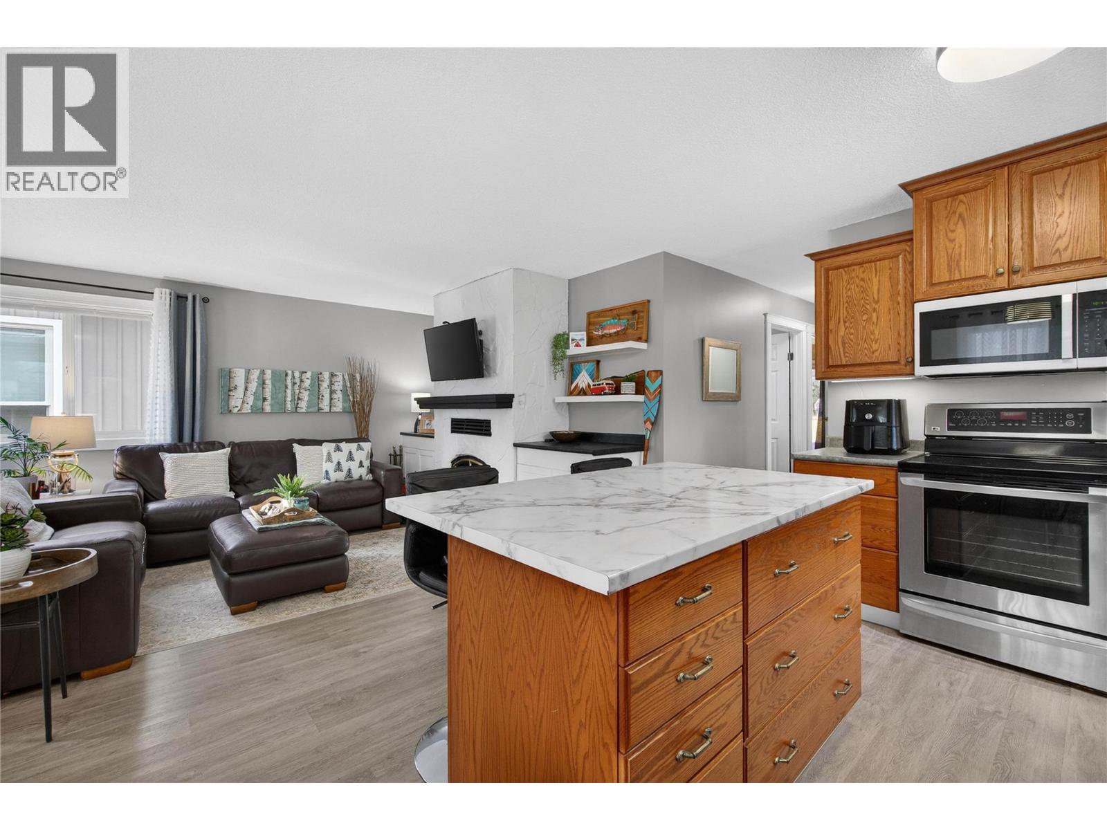  206 Falcon Avenue, Vernon