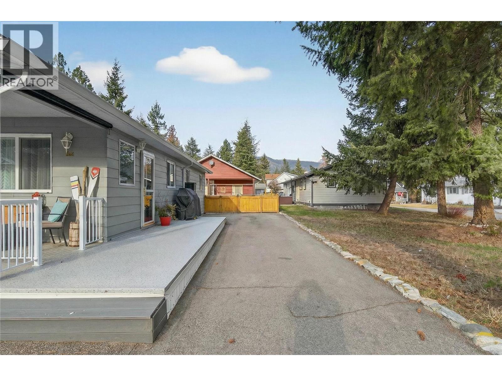  206 Falcon Avenue, Vernon