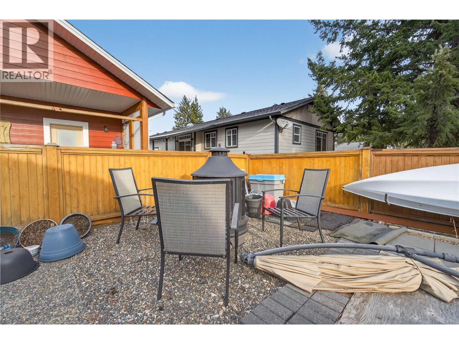  206 Falcon Avenue, Vernon