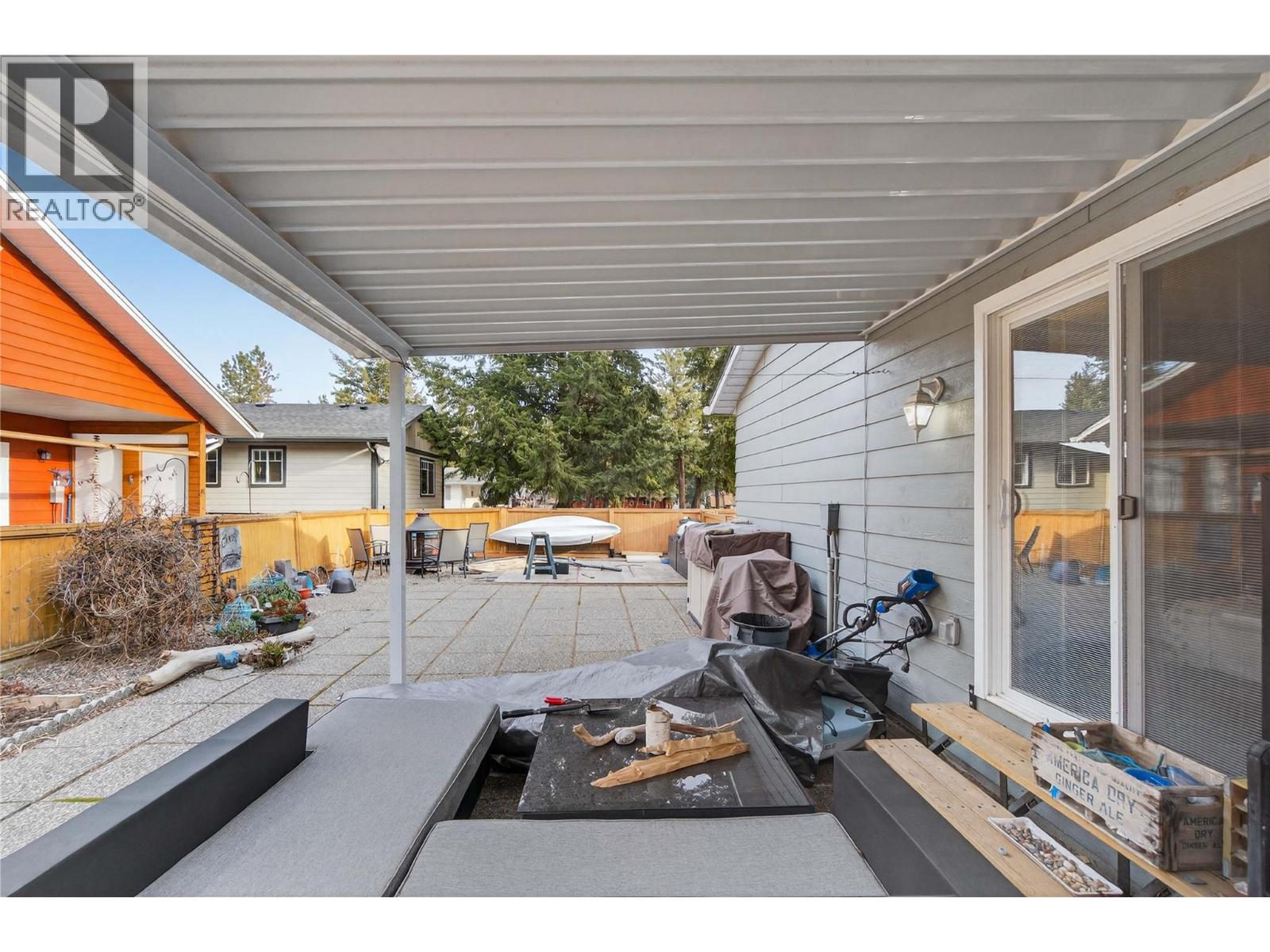  206 Falcon Avenue, Vernon