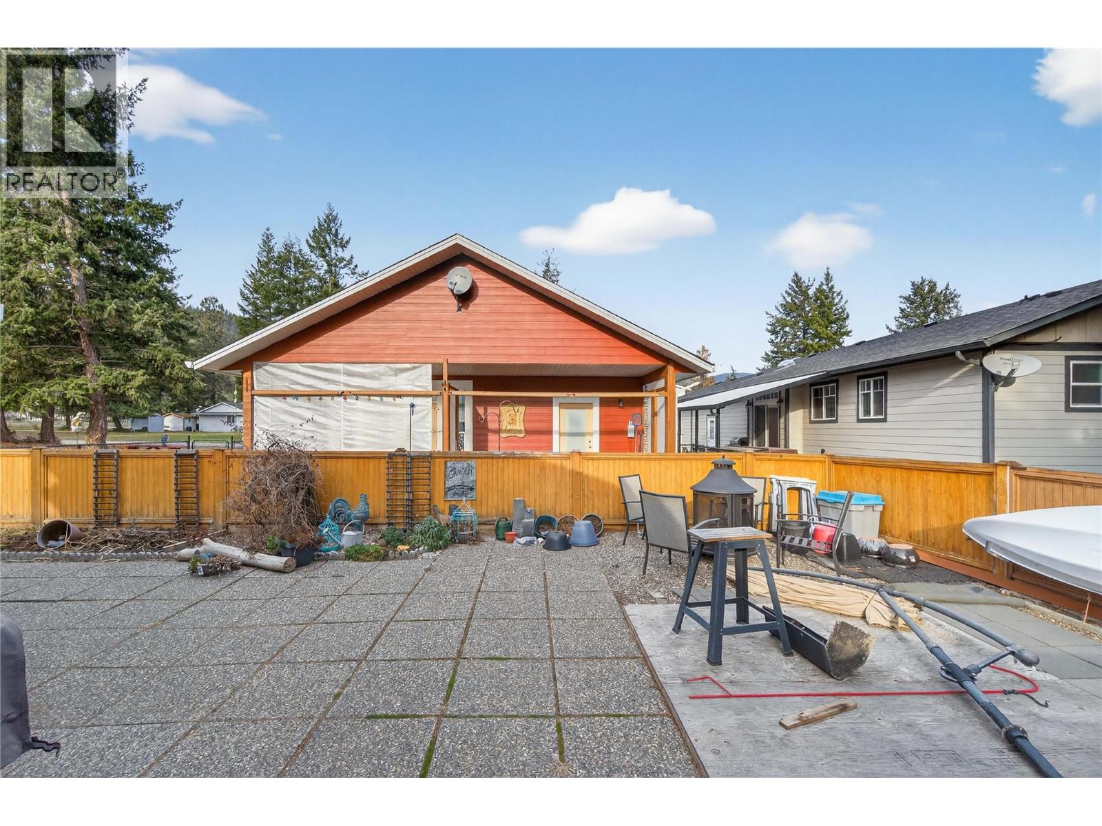  206 Falcon Avenue, Vernon