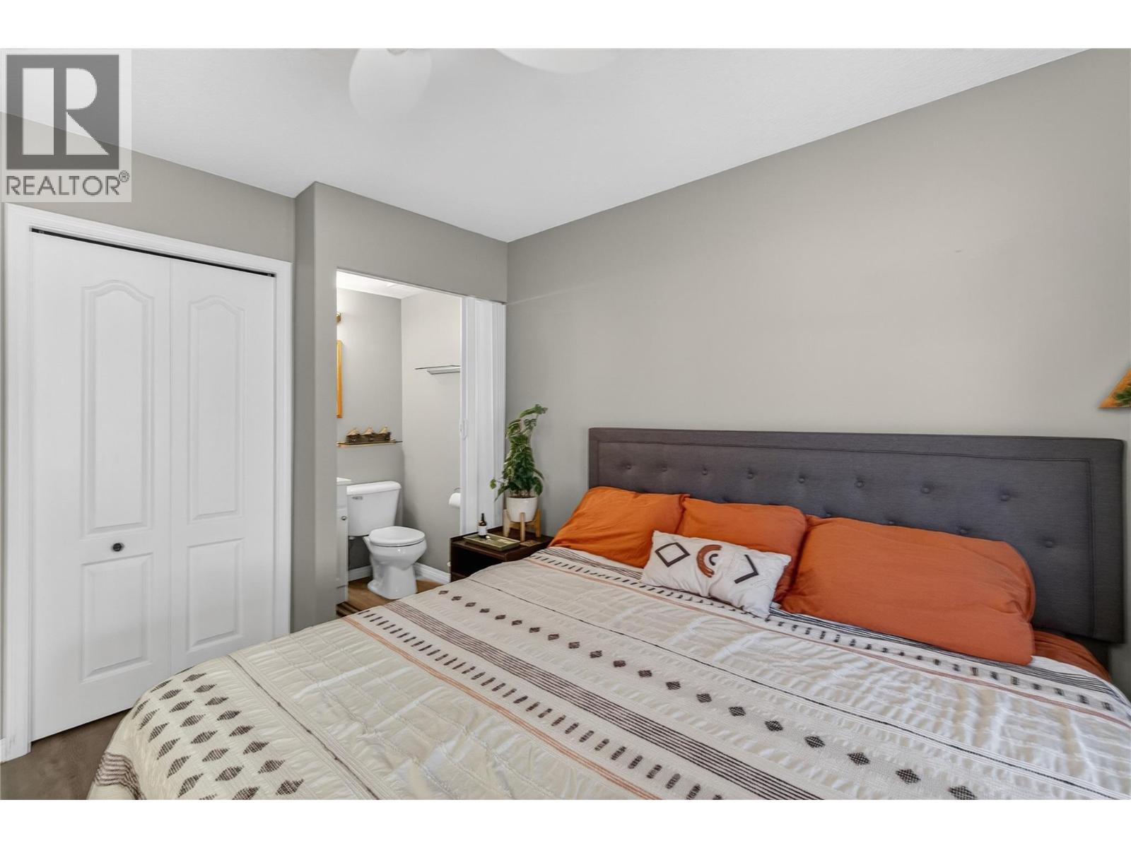 206 Falcon Avenue - 9