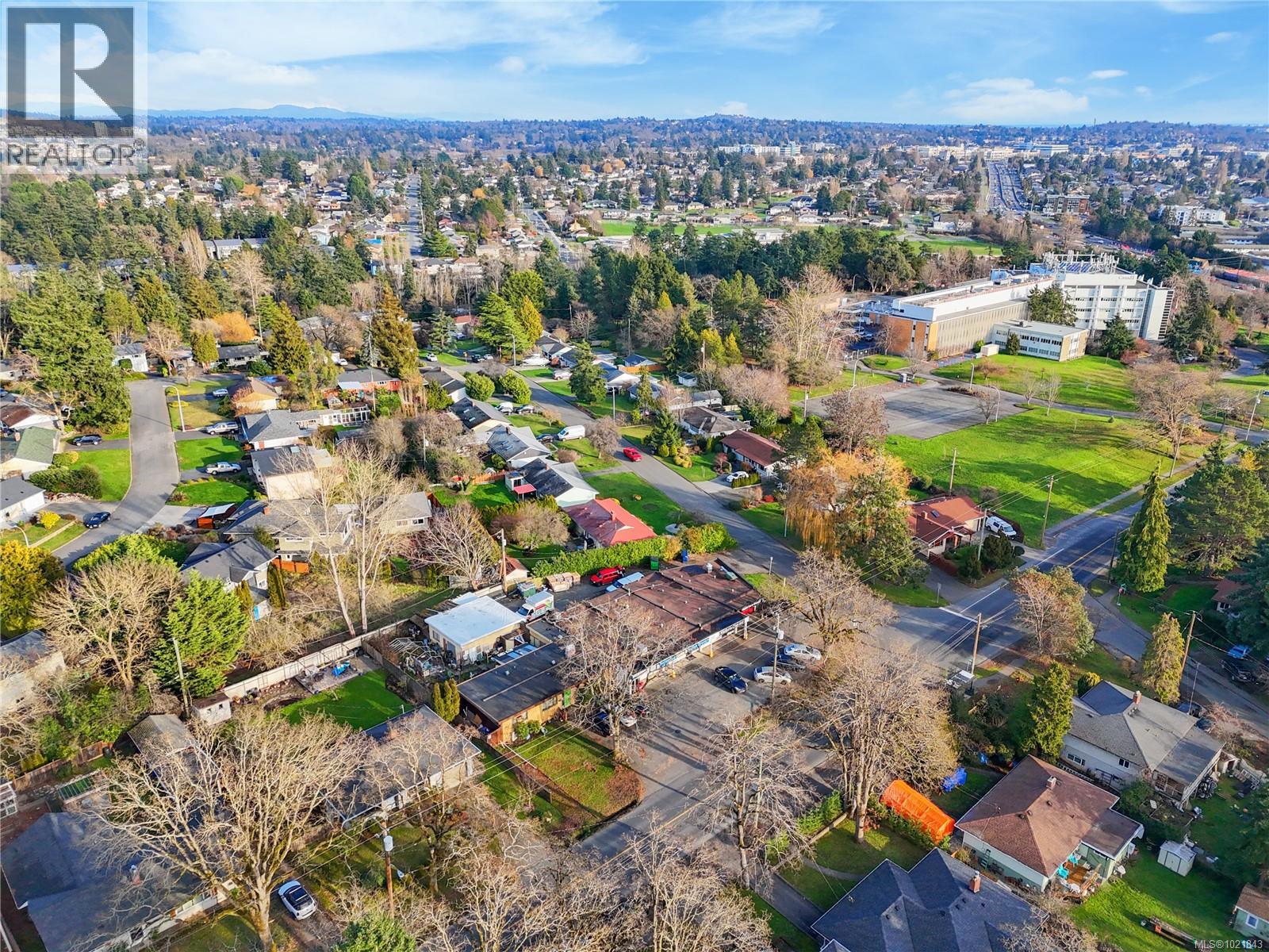  660 Burnside Road West, Saanich