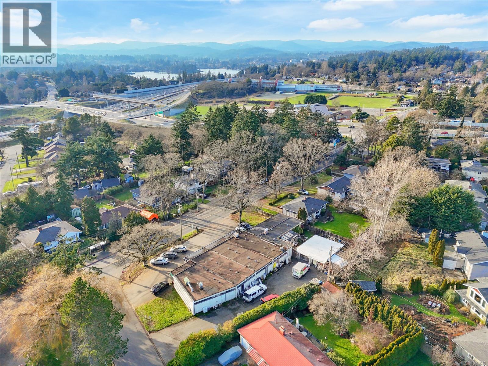  660 Burnside Road West, Saanich