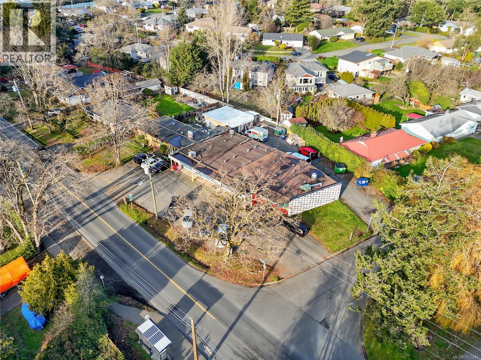  660 Burnside Road West, Saanich