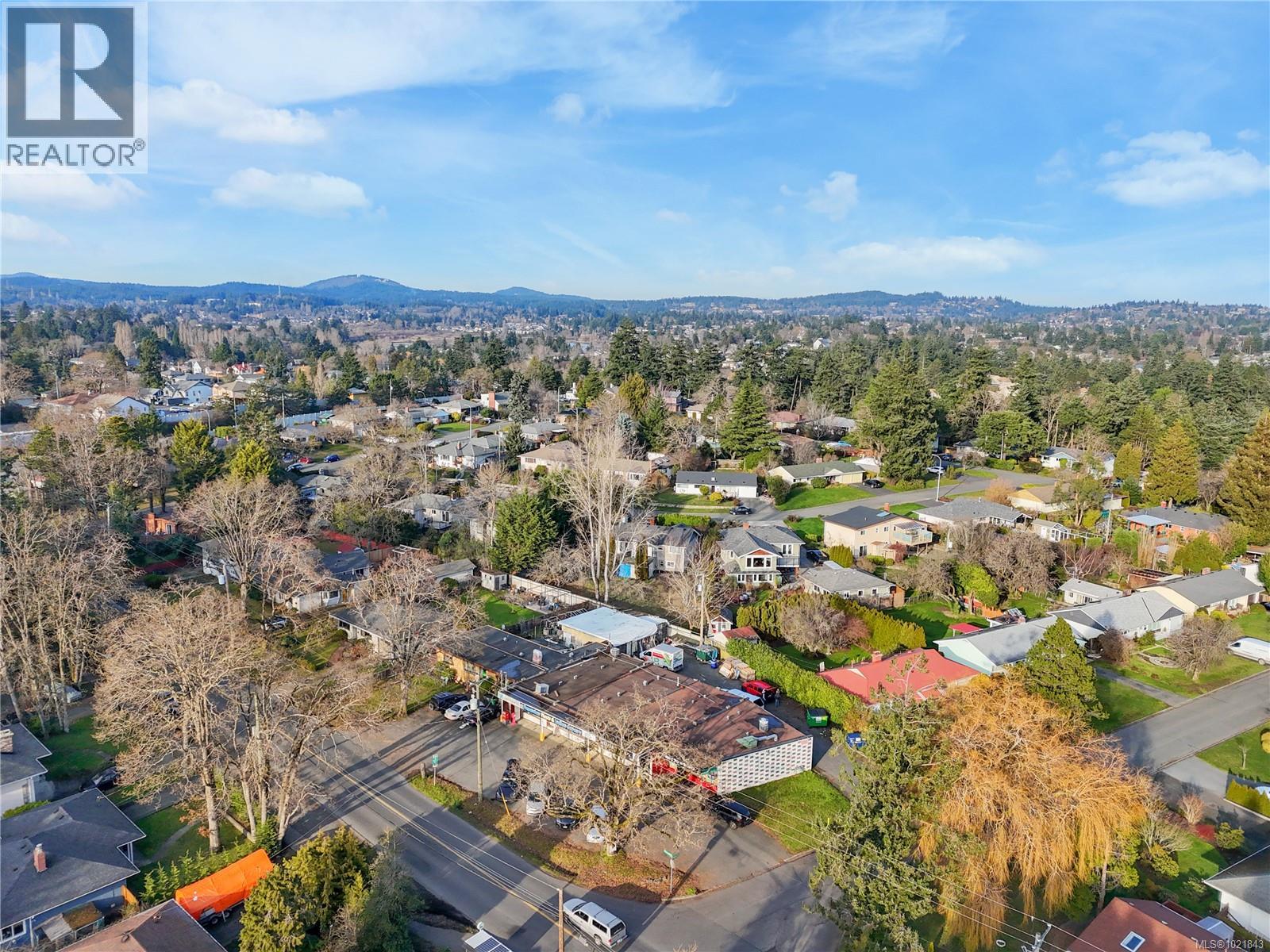  660 Burnside Road West, Saanich