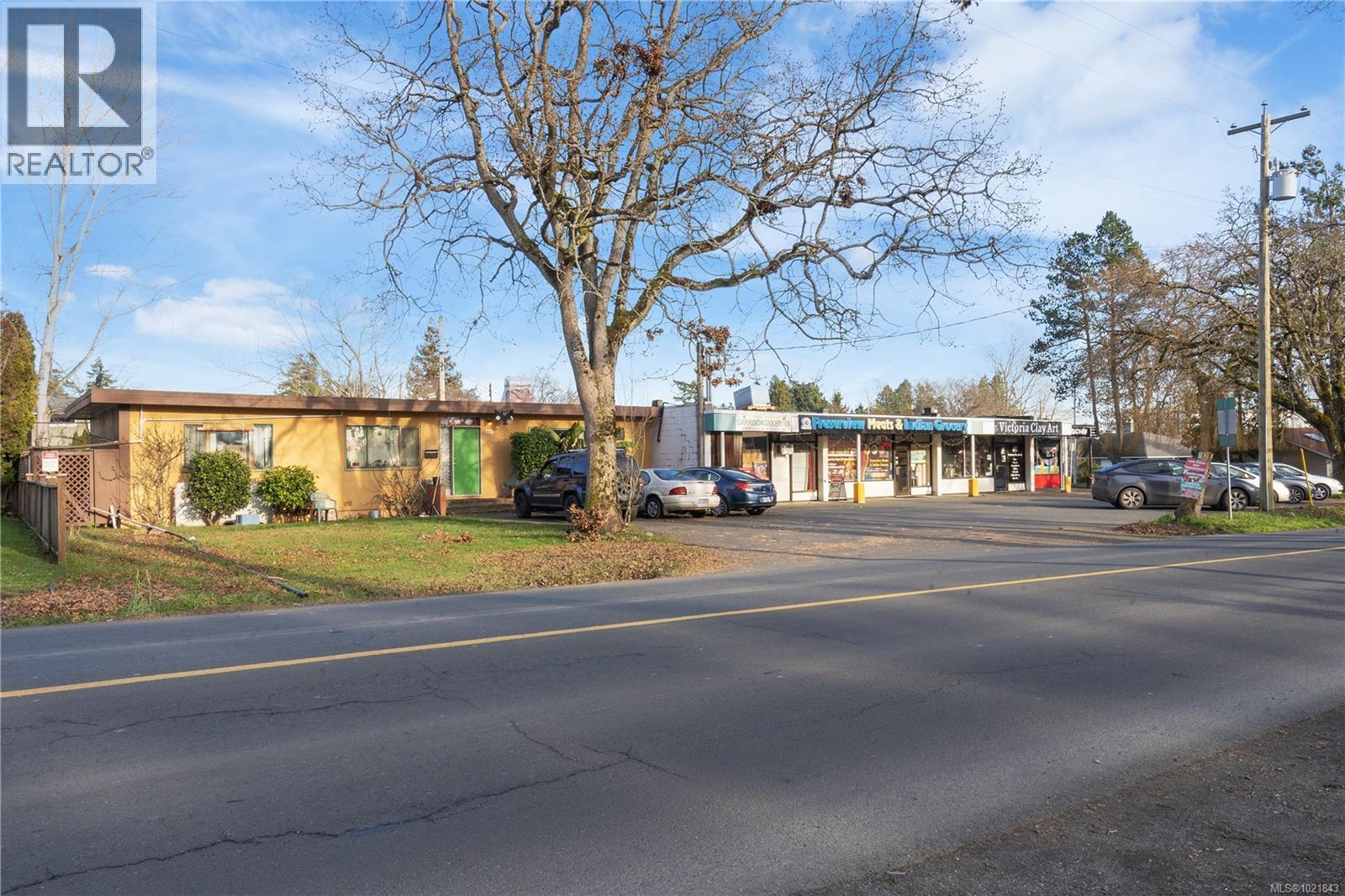  660 Burnside Road West, Saanich