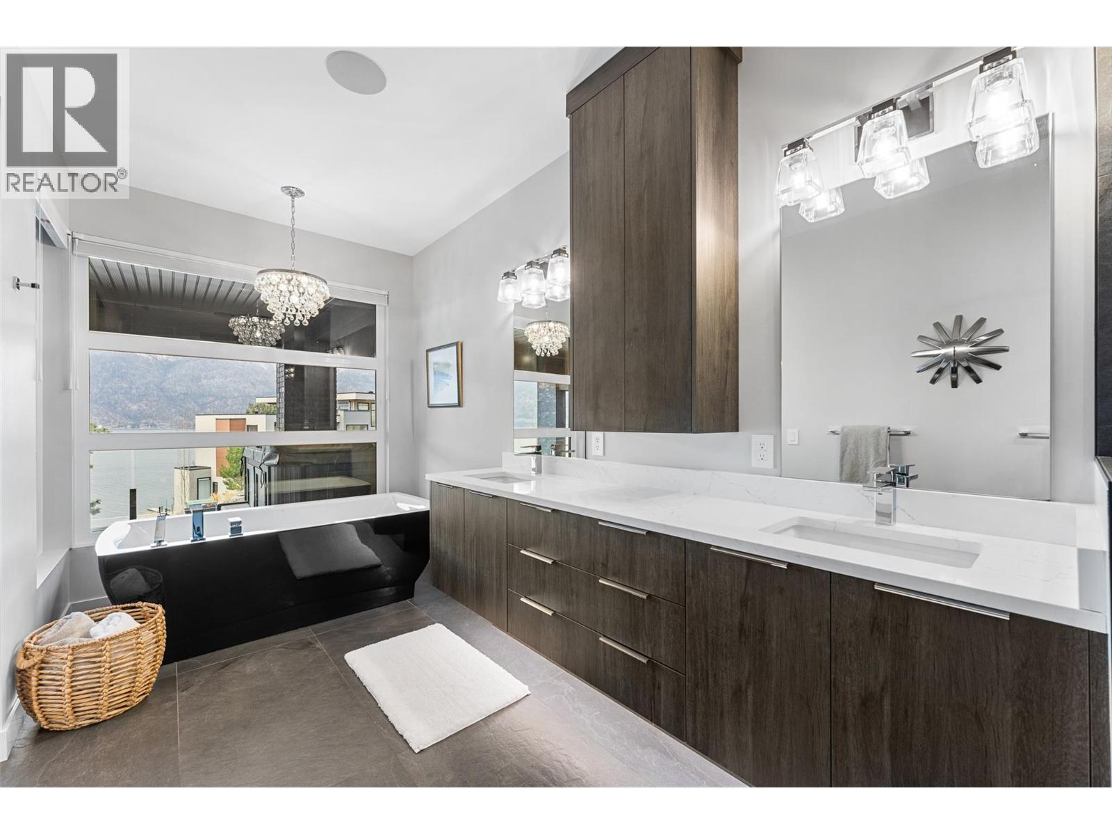  3617 Maiden Grass Court, Kelowna