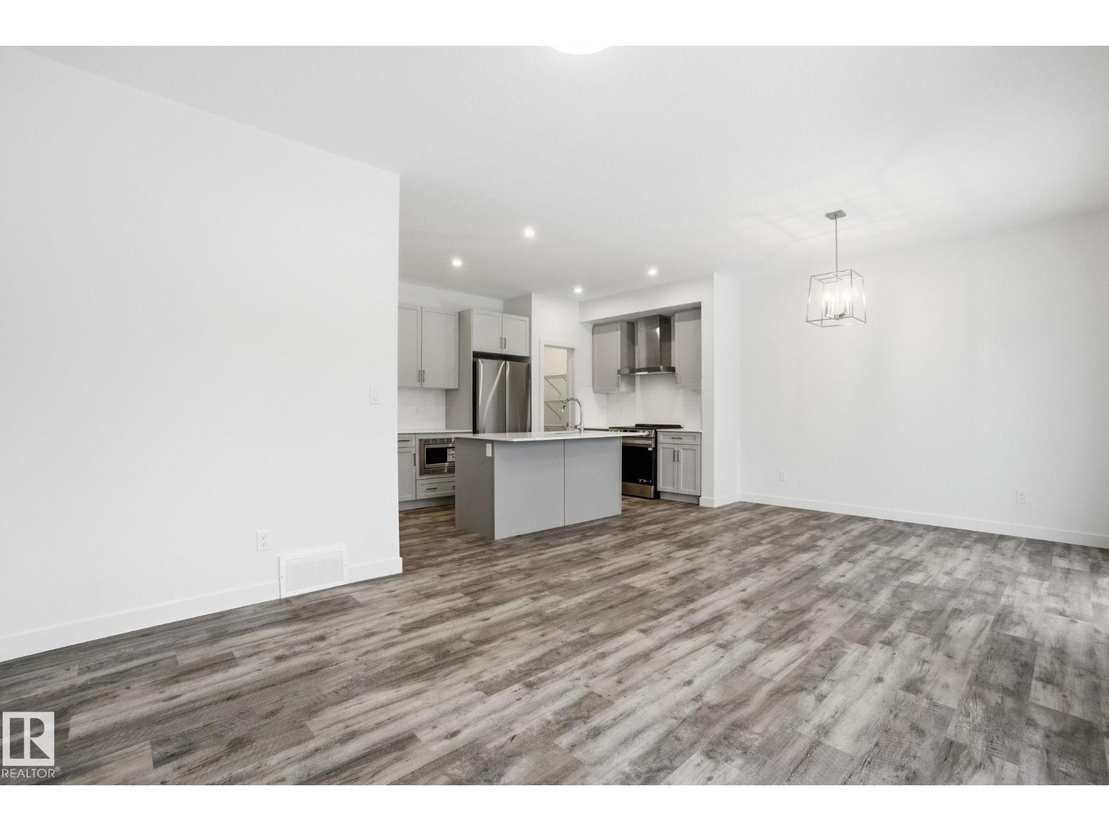 #5 5122 213A ST NW NW - 17