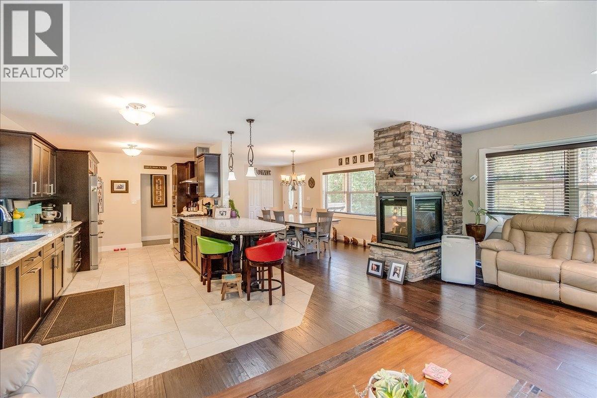 6010 Harrop-Procter Road, Nelson