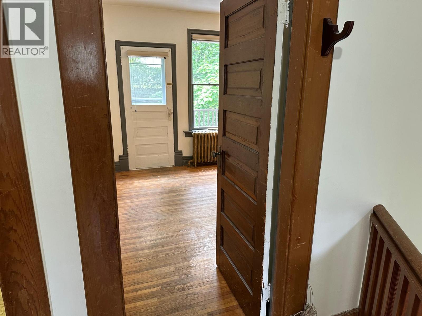  815 Baker Street, Nelson