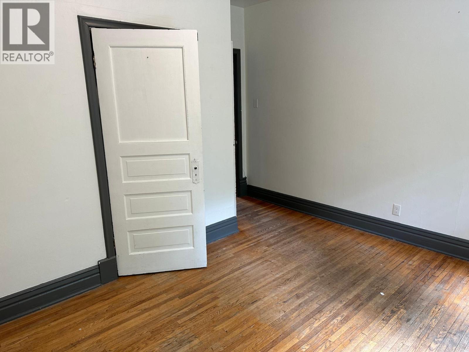  815 Baker Street, Nelson