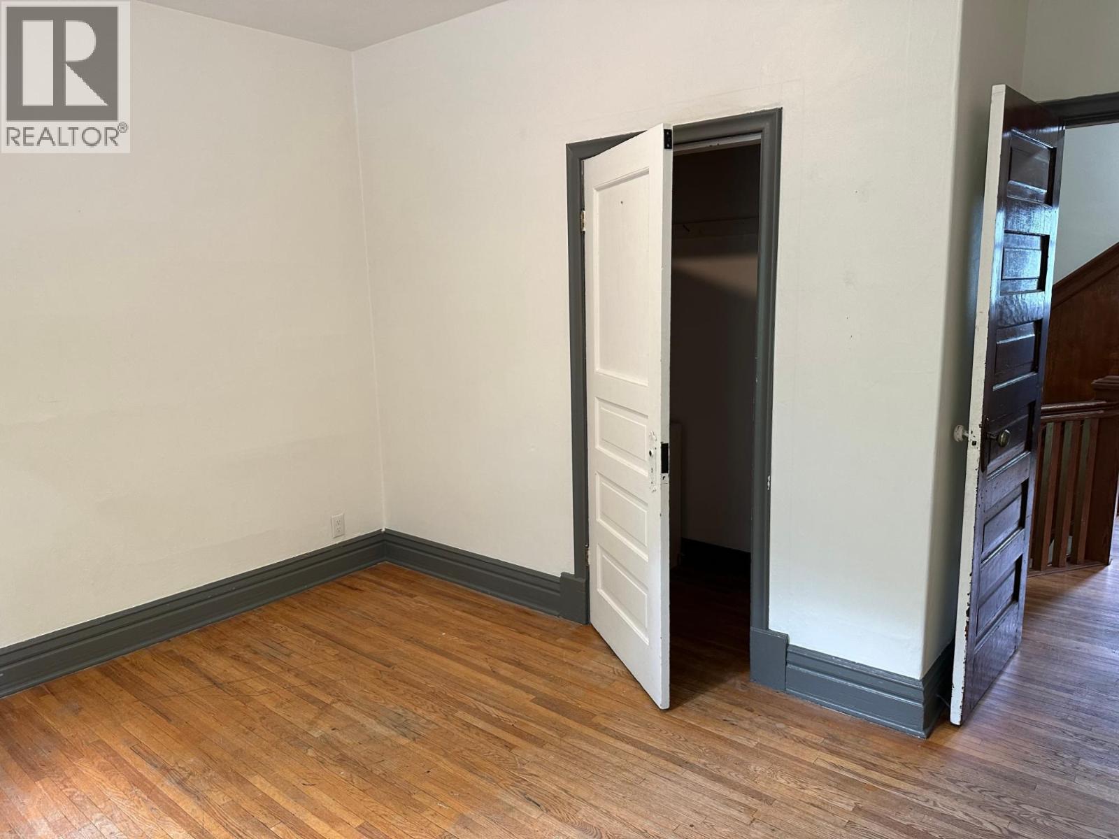  815 Baker Street, Nelson