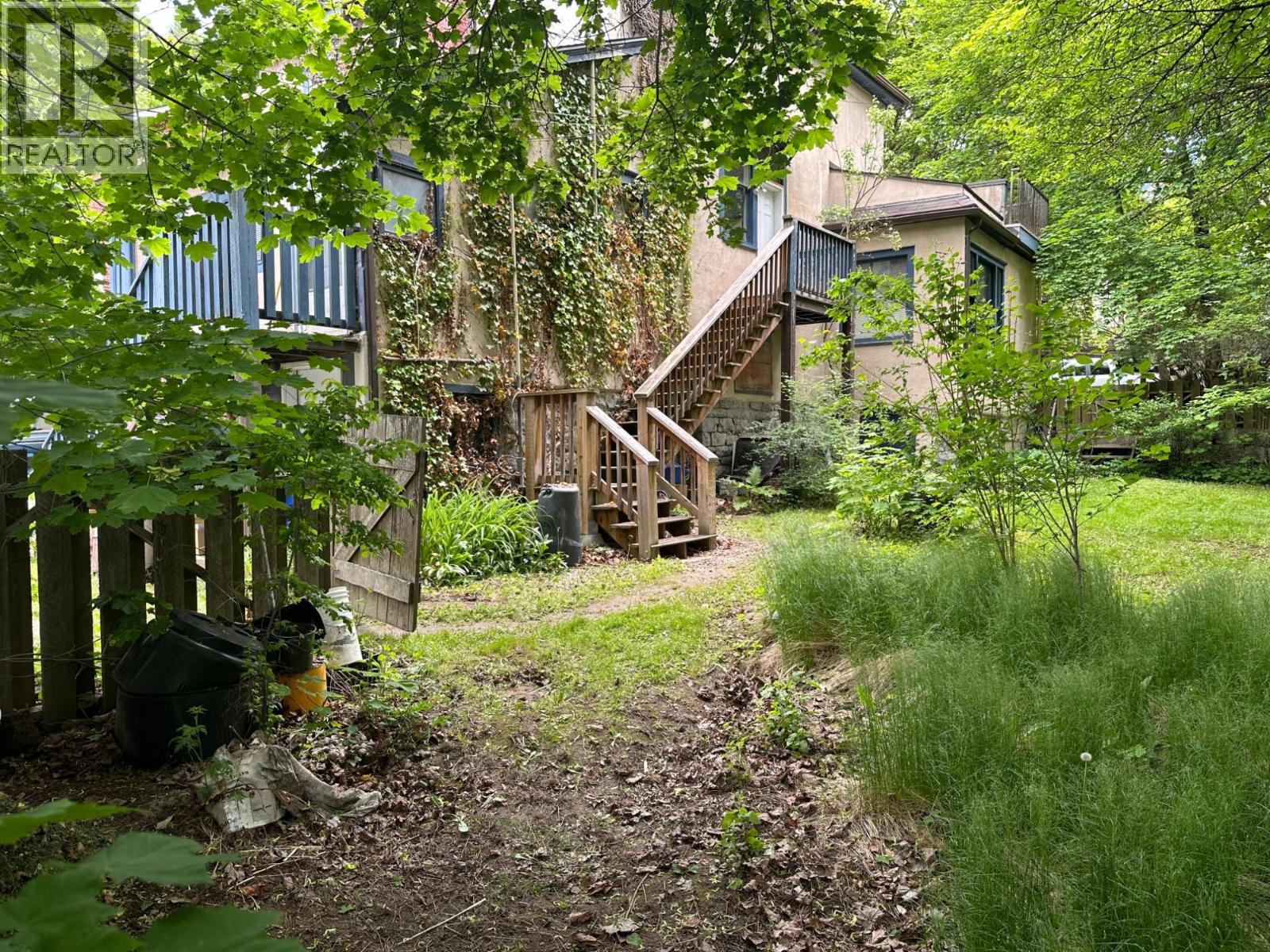  815 Baker Street, Nelson