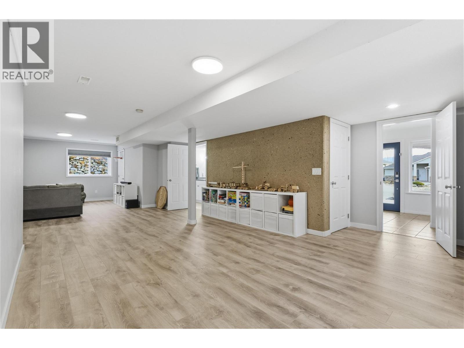  1492 Longley Crescent, Kelowna