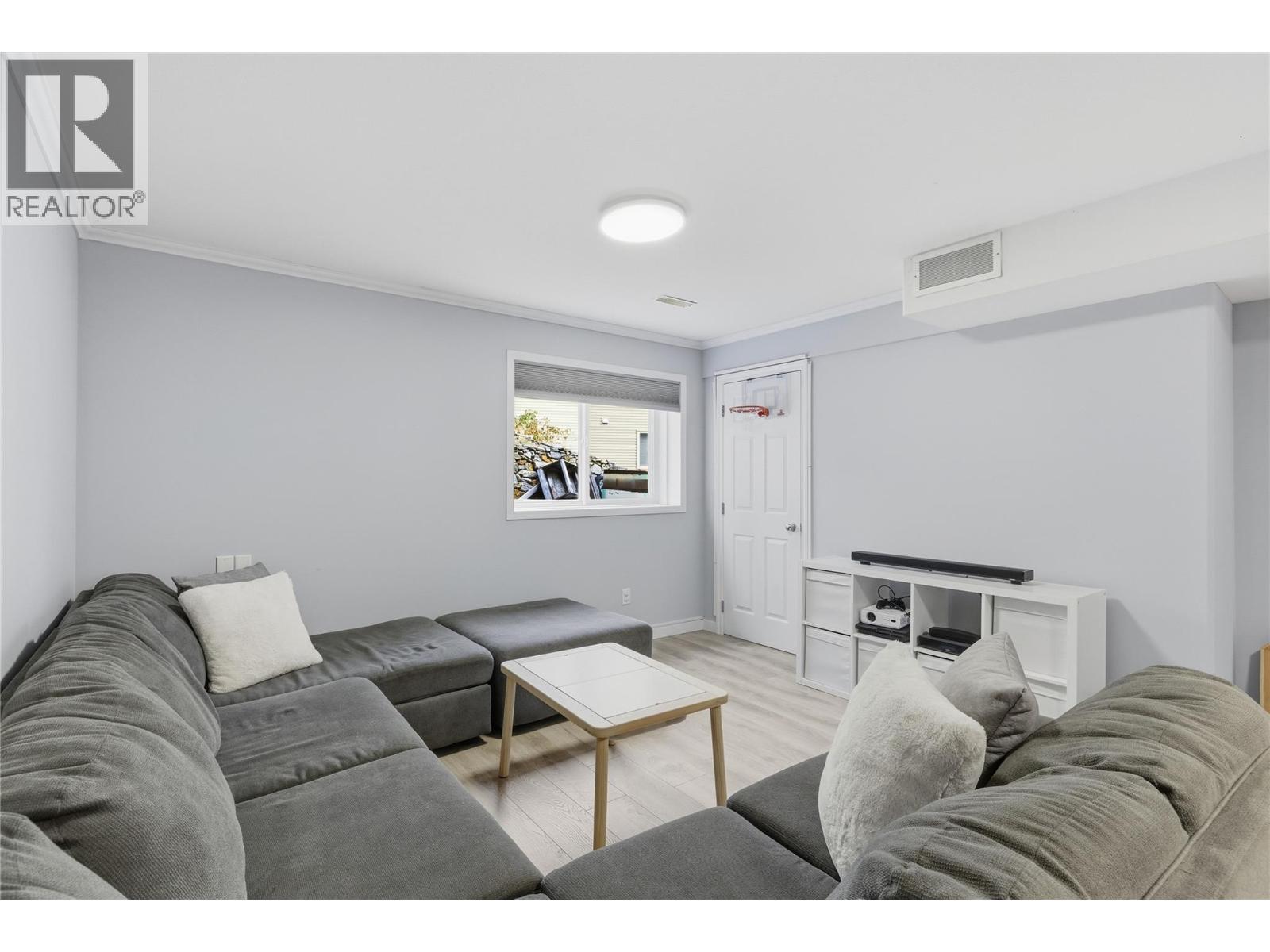  1492 Longley Crescent, Kelowna