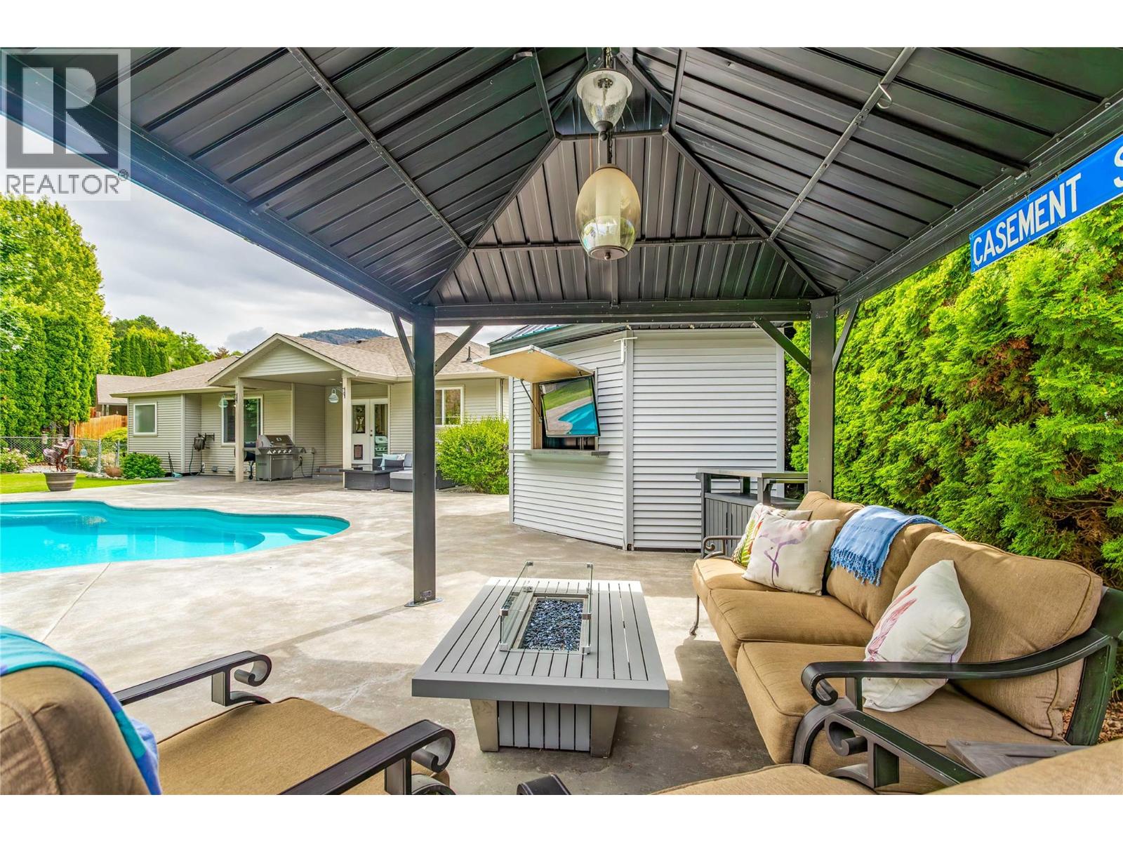  1492 Longley Crescent, Kelowna