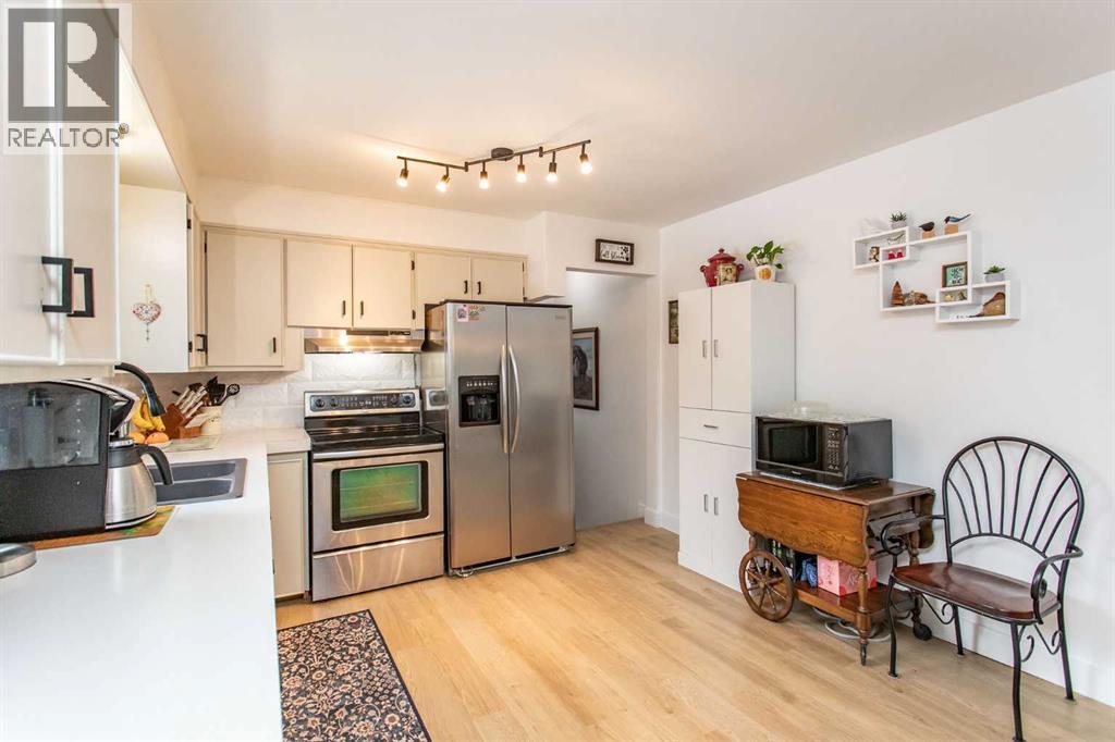 5031 57 Street, Lacombe