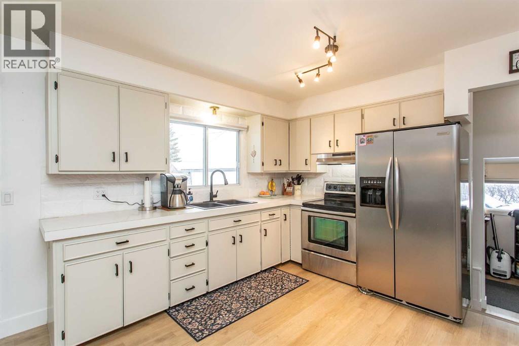 5031 57 Street, Lacombe