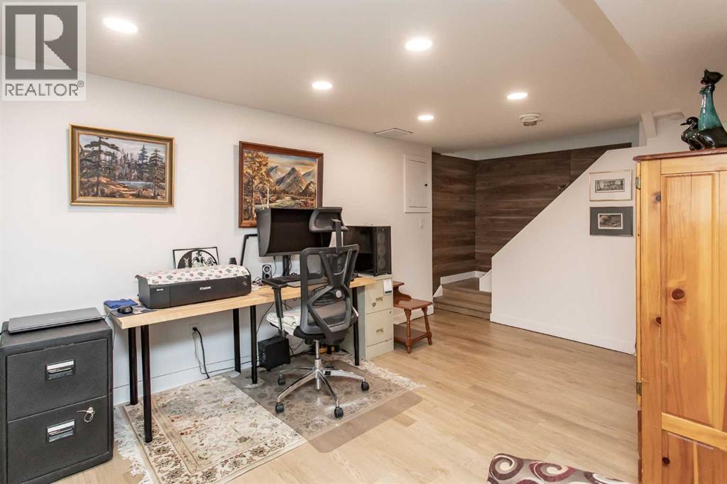 5031 57 Street, Lacombe