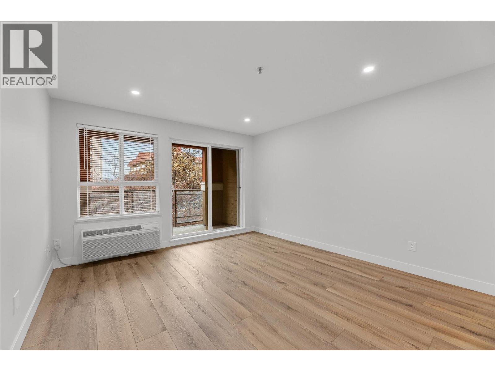 333 1099 Sunset Drive, Kelowna