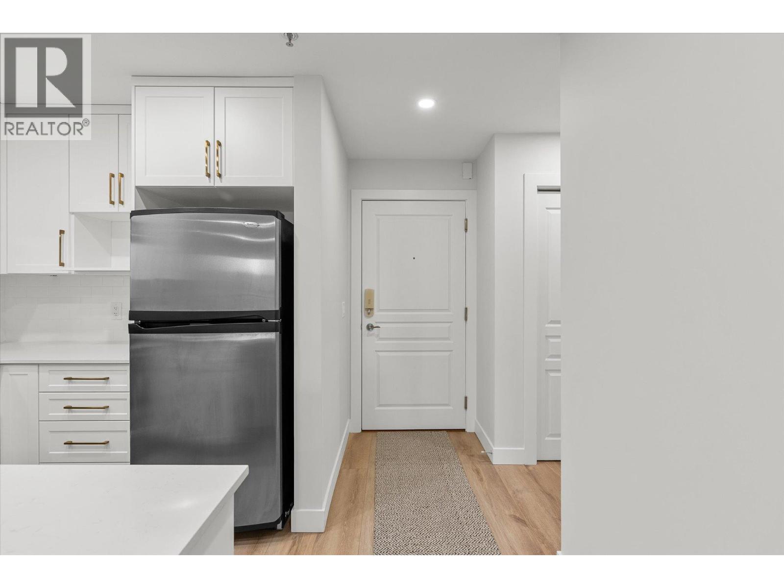 333 1099 Sunset Drive, Kelowna