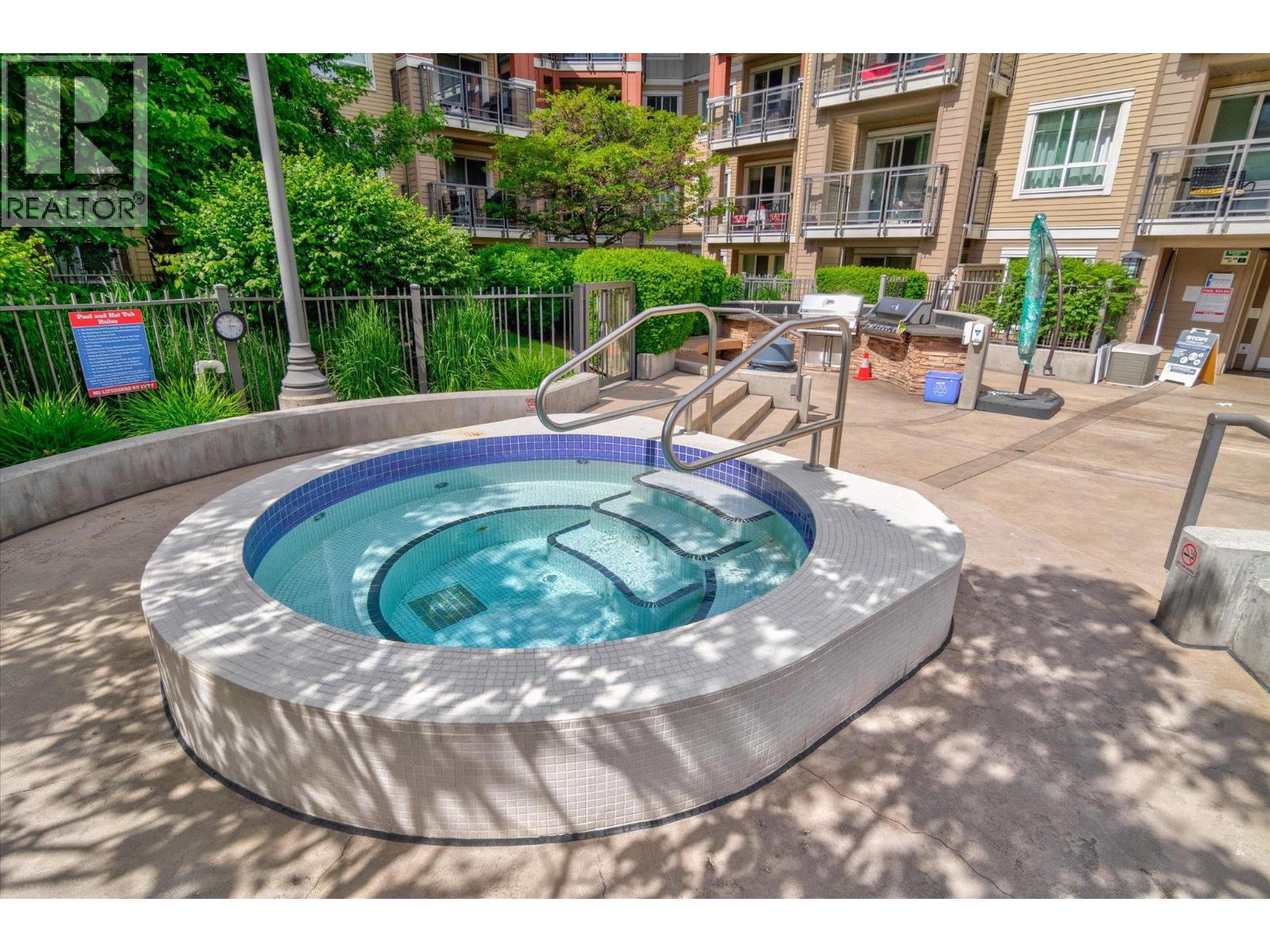 333 1099 Sunset Drive, Kelowna