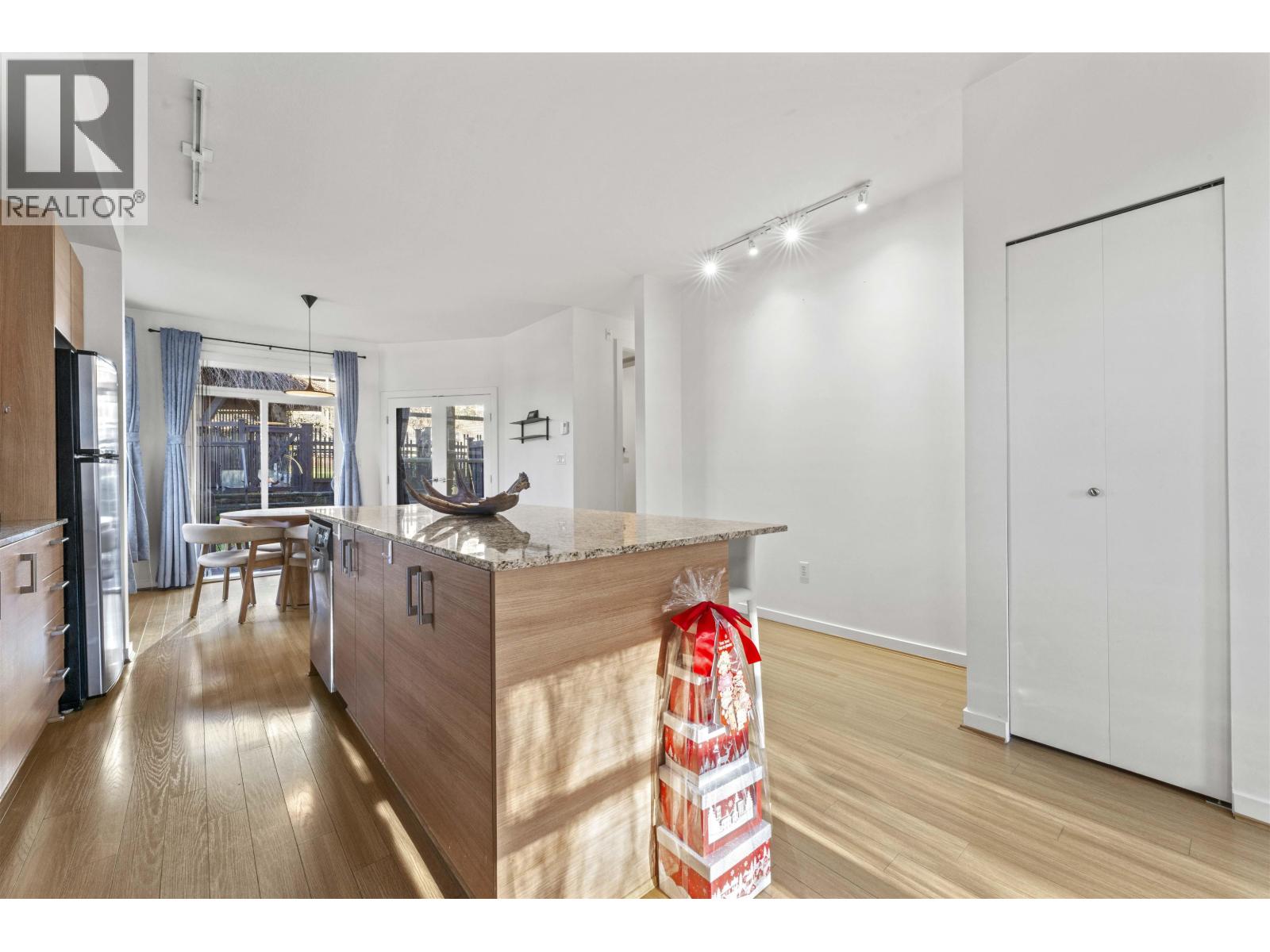 15 5771 IRMIN STREET, Burnaby