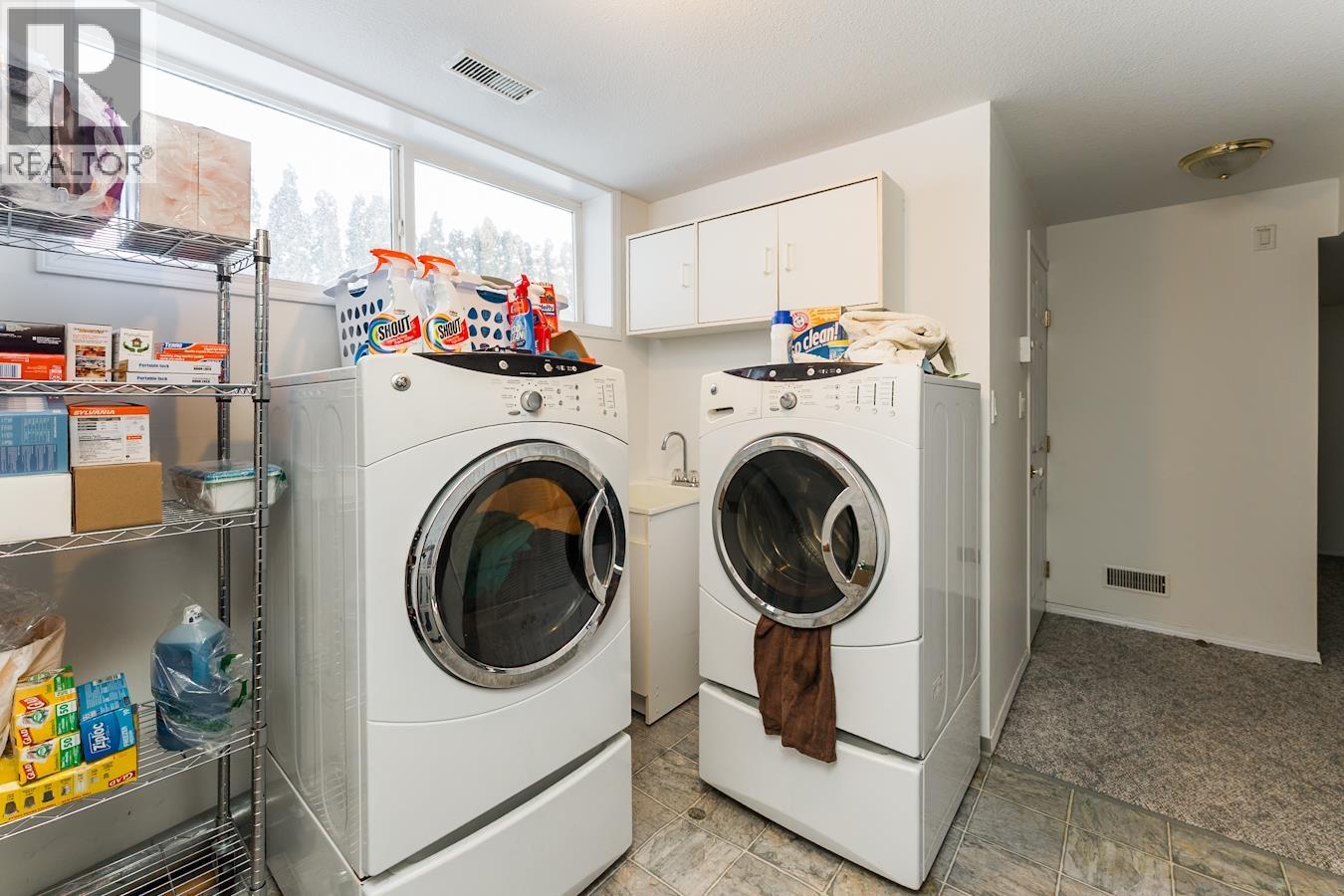 231 WATSON CRESCENT - 9