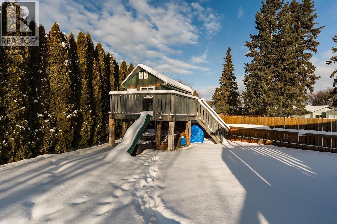 231 WATSON CRESCENT - 24