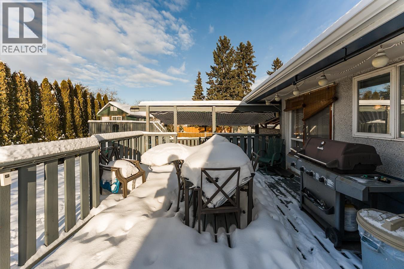 231 WATSON CRESCENT - 26