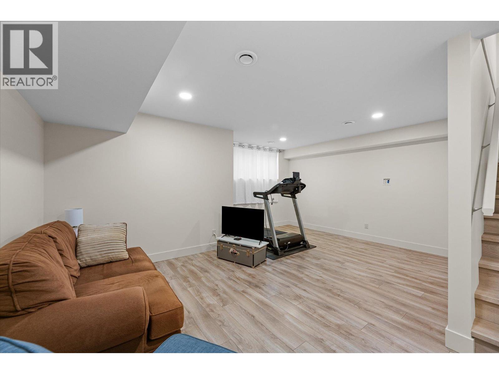 13 335 Gerstmar Road, Kelowna