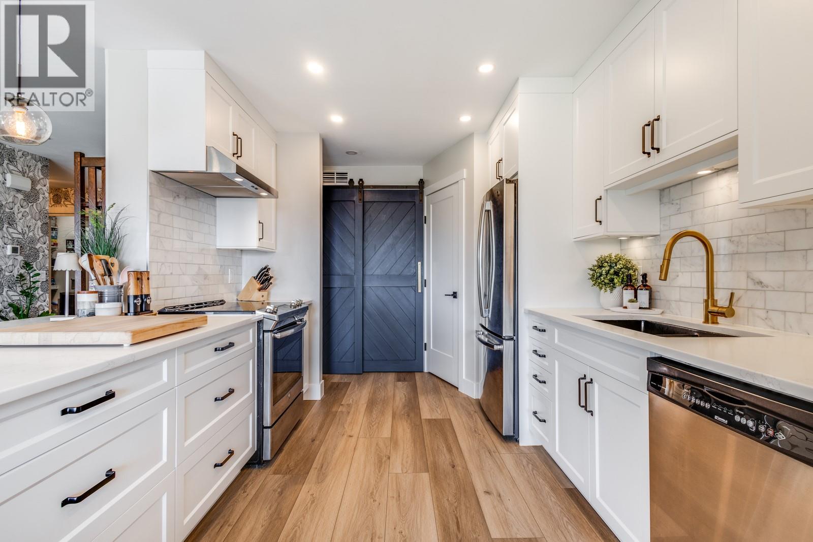  2230 Golf Course Drive, West Kelowna