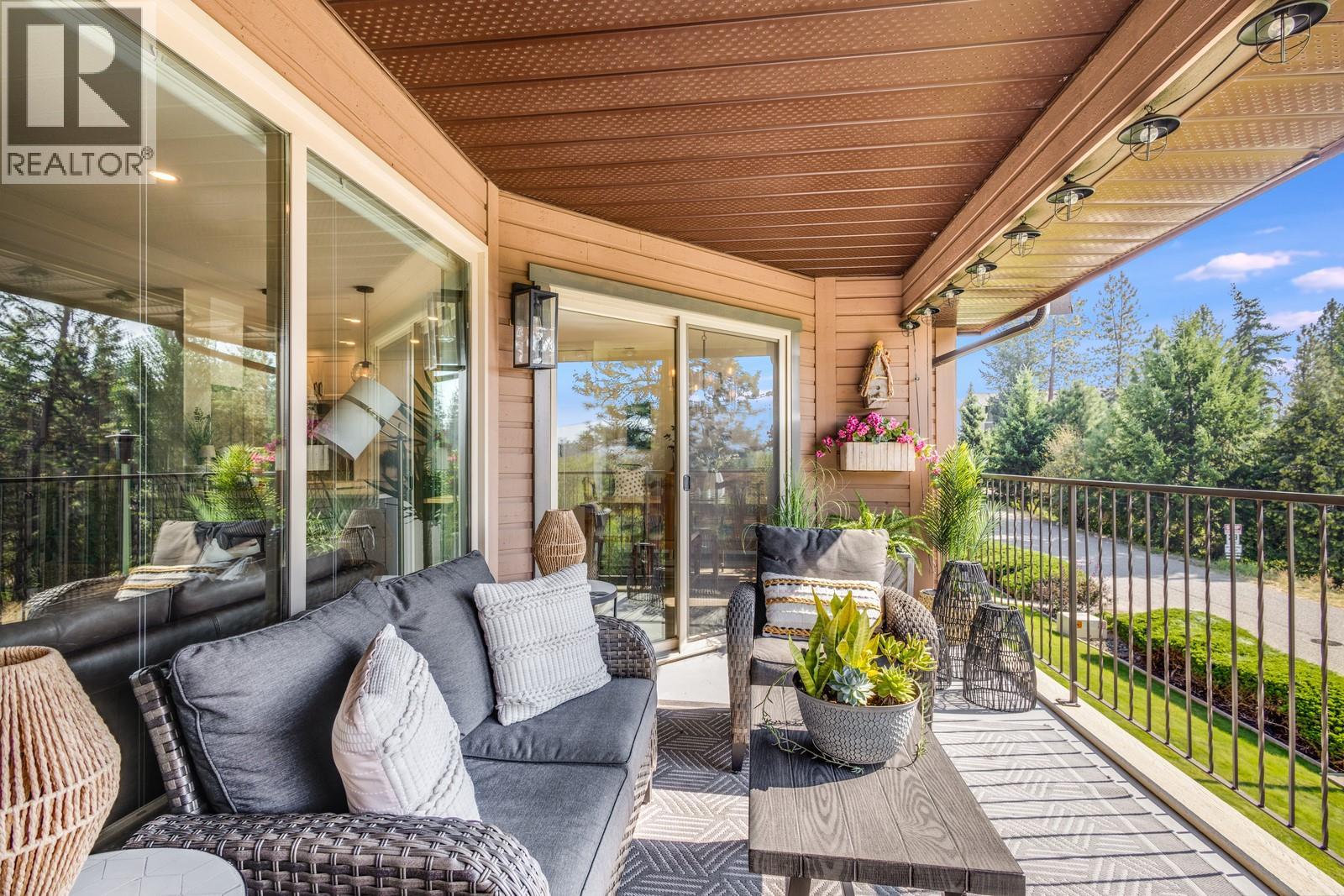  2230 Golf Course Drive, West Kelowna