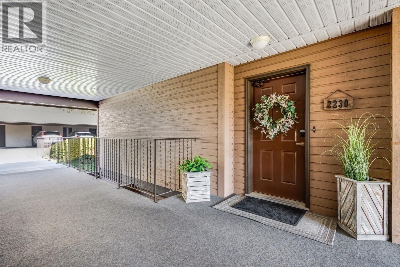  2230 Golf Course Drive, West Kelowna