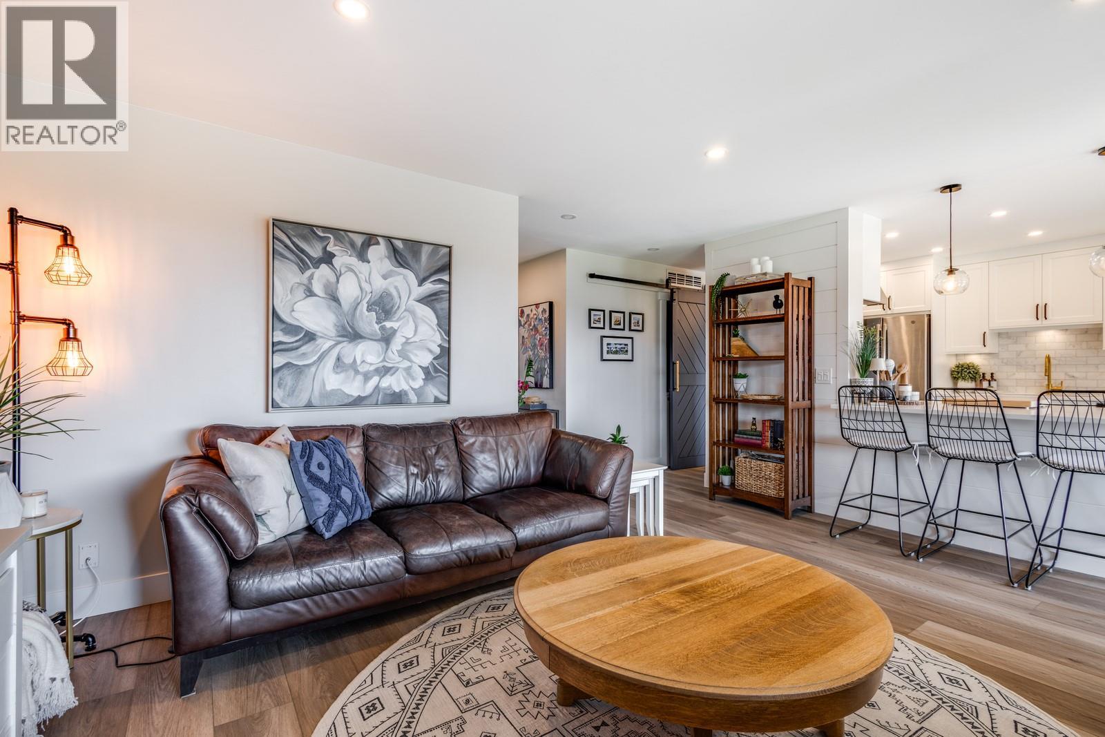  2230 Golf Course Drive, West Kelowna