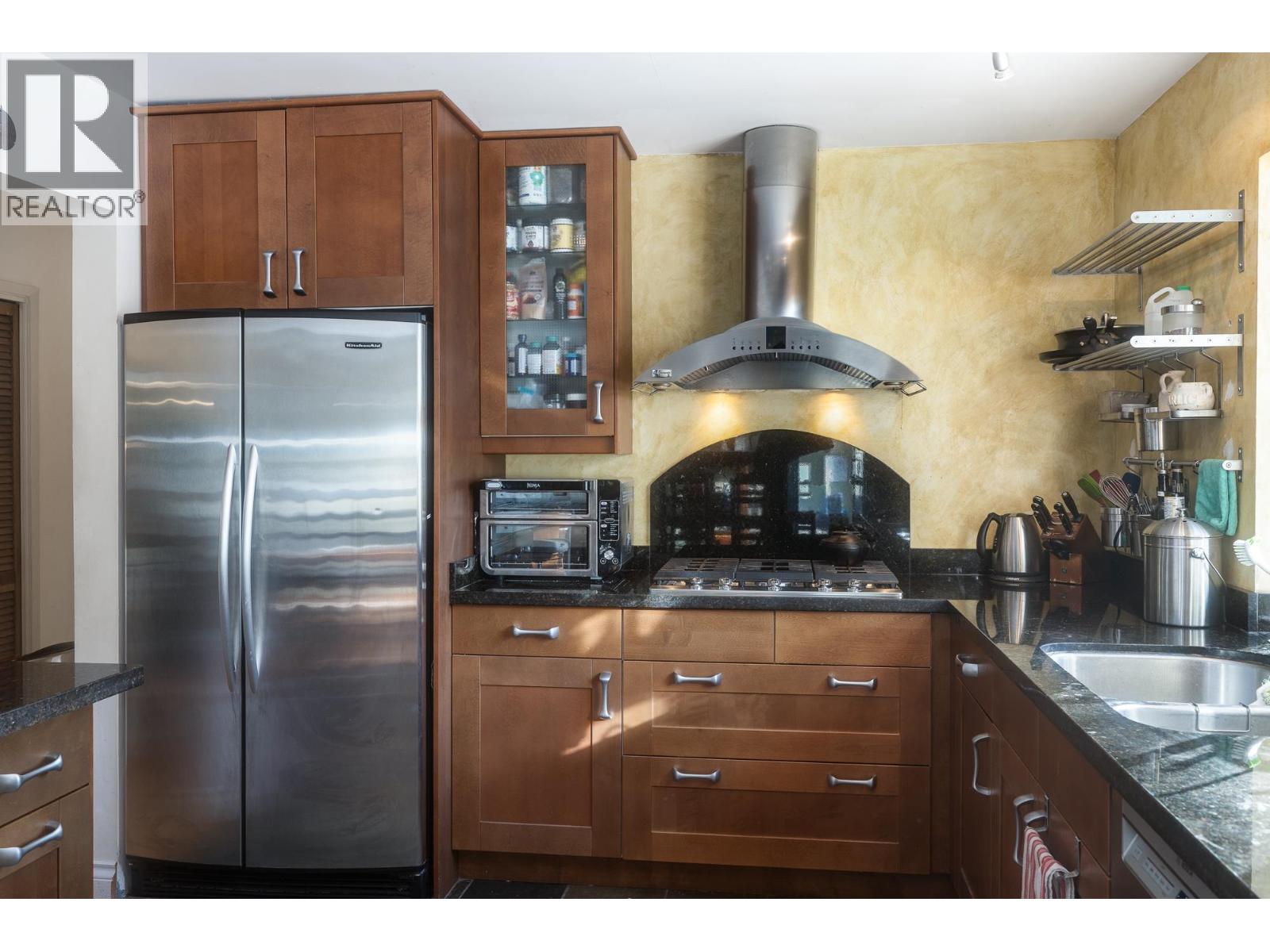 2041 TOMPKINS CRESCENT, North Vancouver