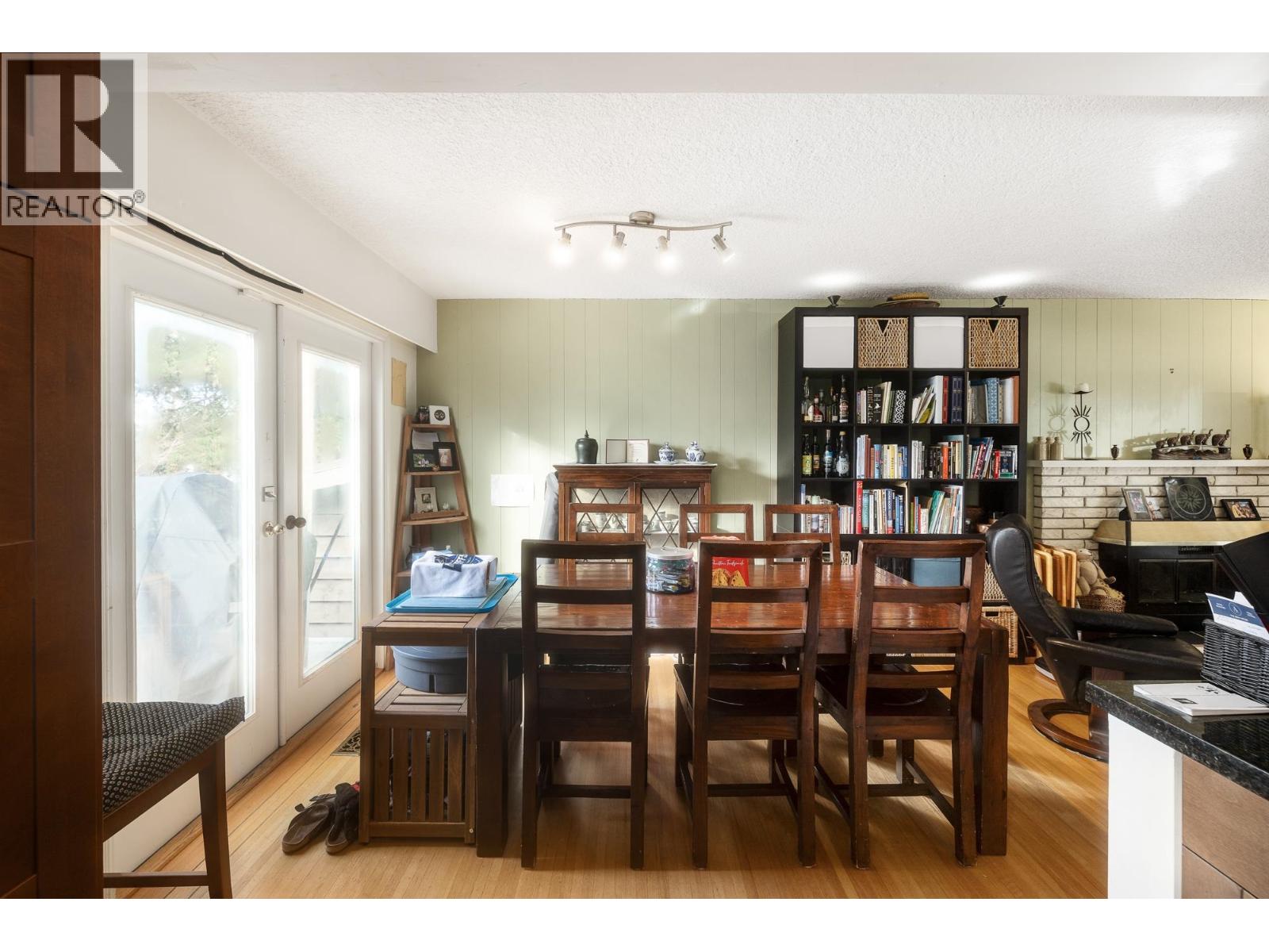 2041 TOMPKINS CRESCENT, North Vancouver