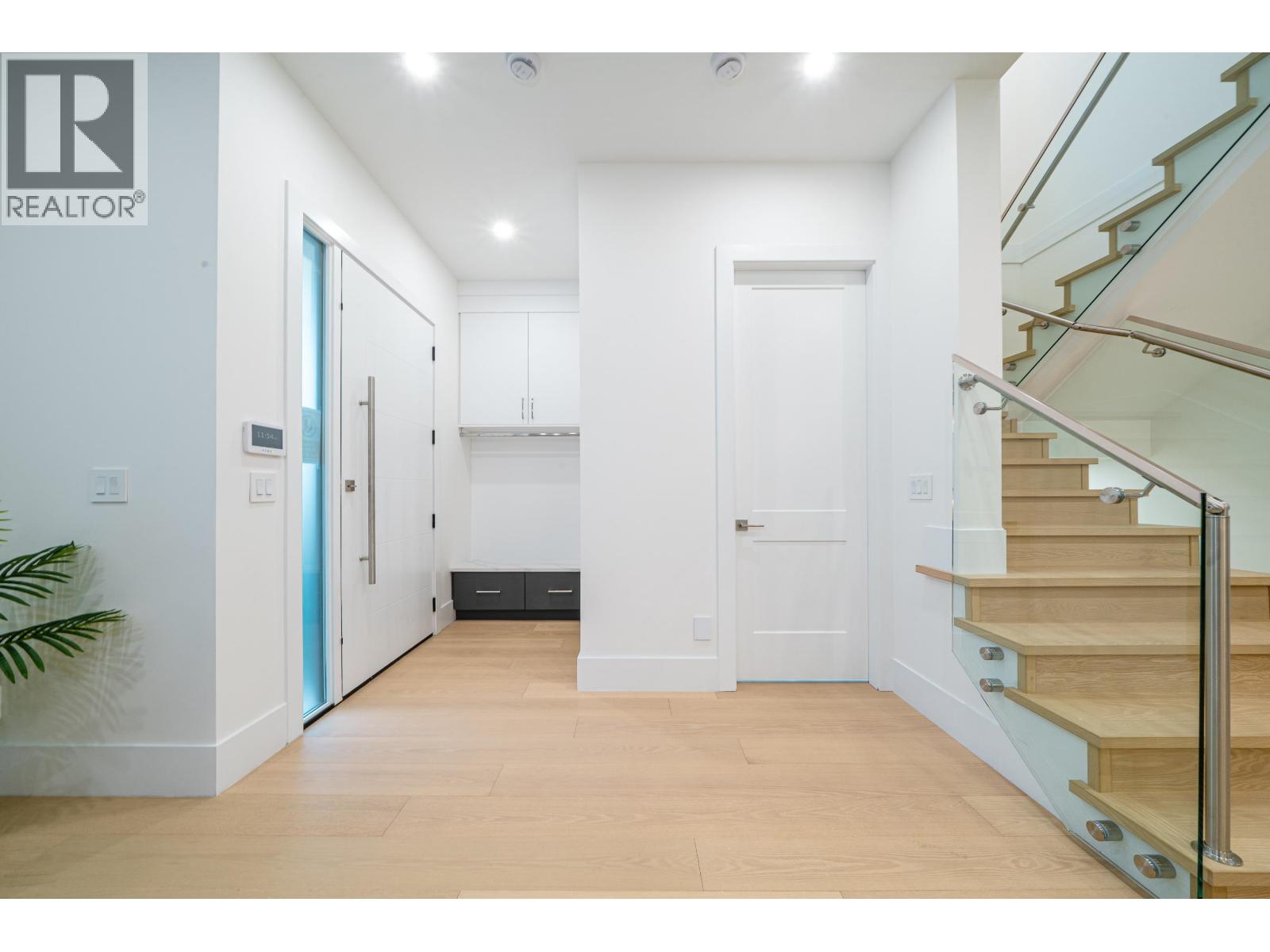 1 4210 UNION STREET - Photo 3 of 37, Burnaby, British Columbia