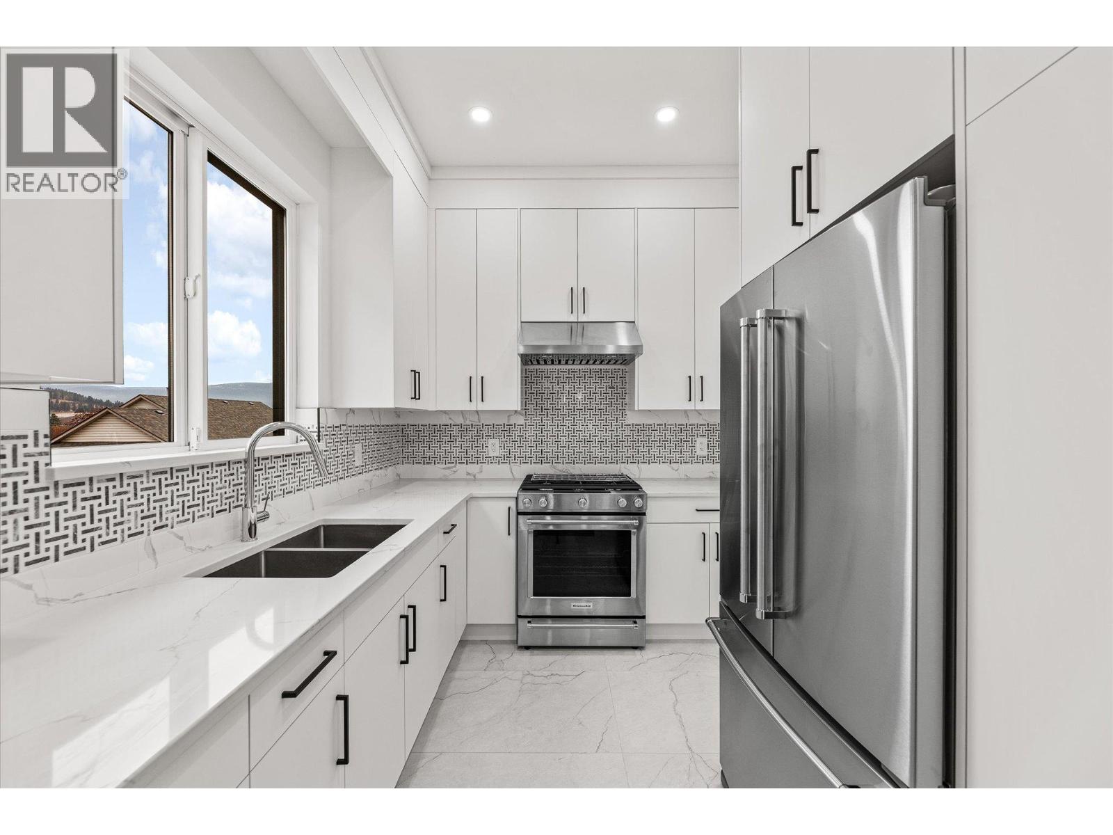  1818 Crosby Road, Kelowna