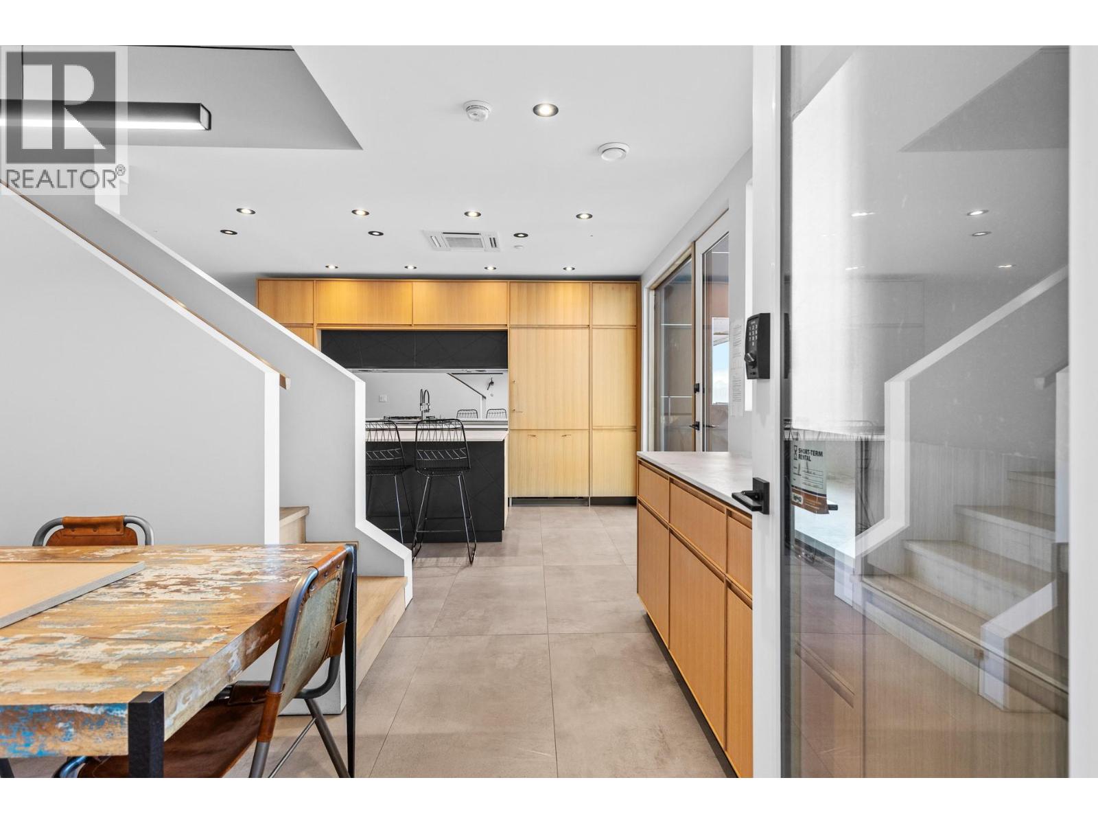 4043 Lakeside Road, Penticton