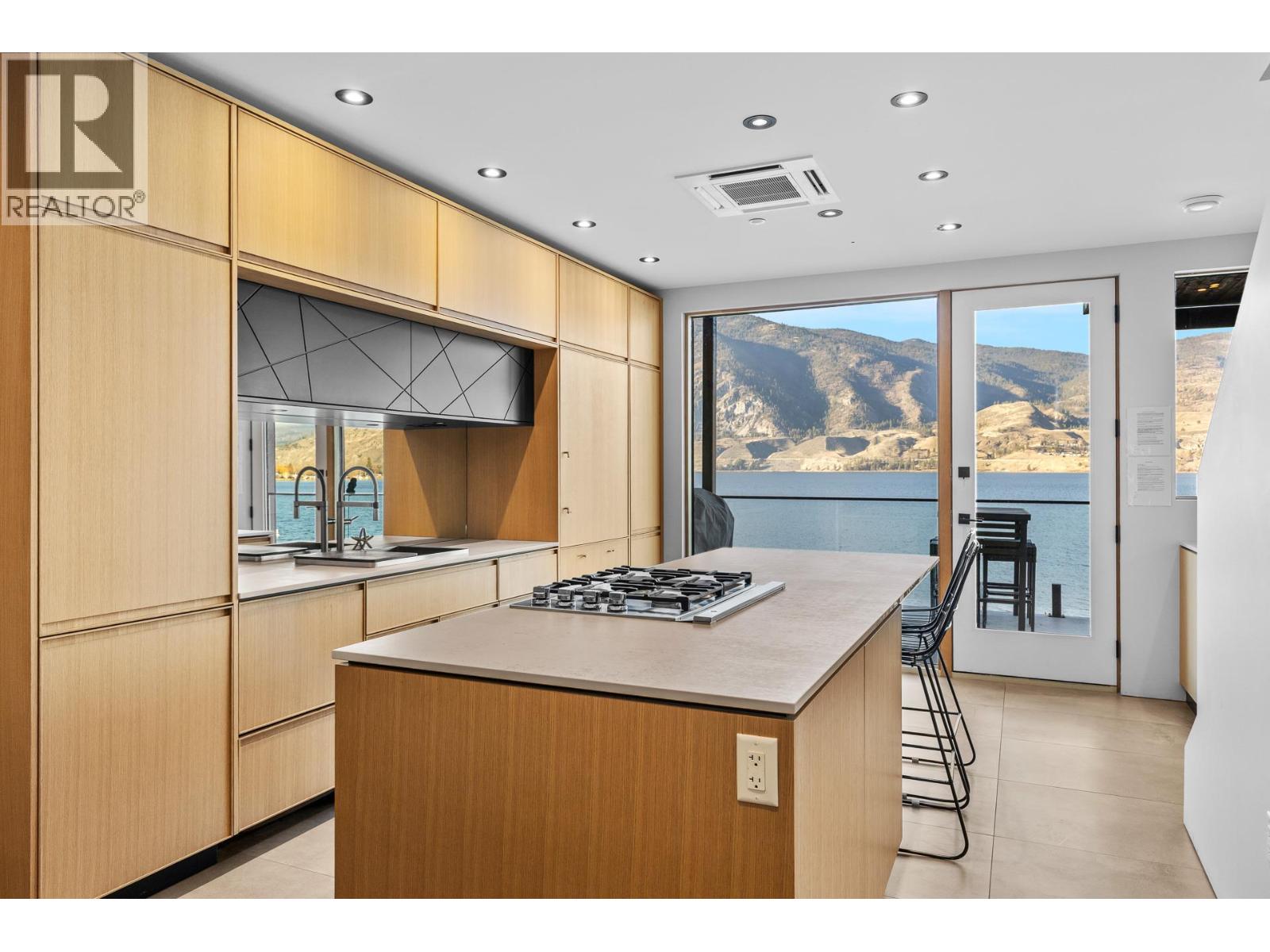 4043 Lakeside Road, Penticton