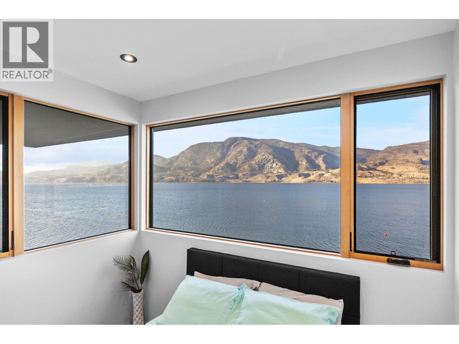 4043 Lakeside Road, Penticton