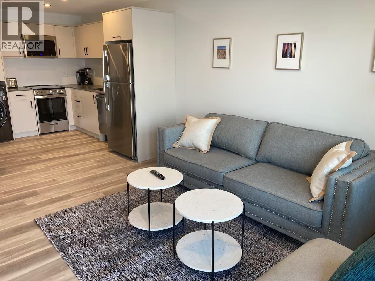 4043 Lakeside Road, Penticton