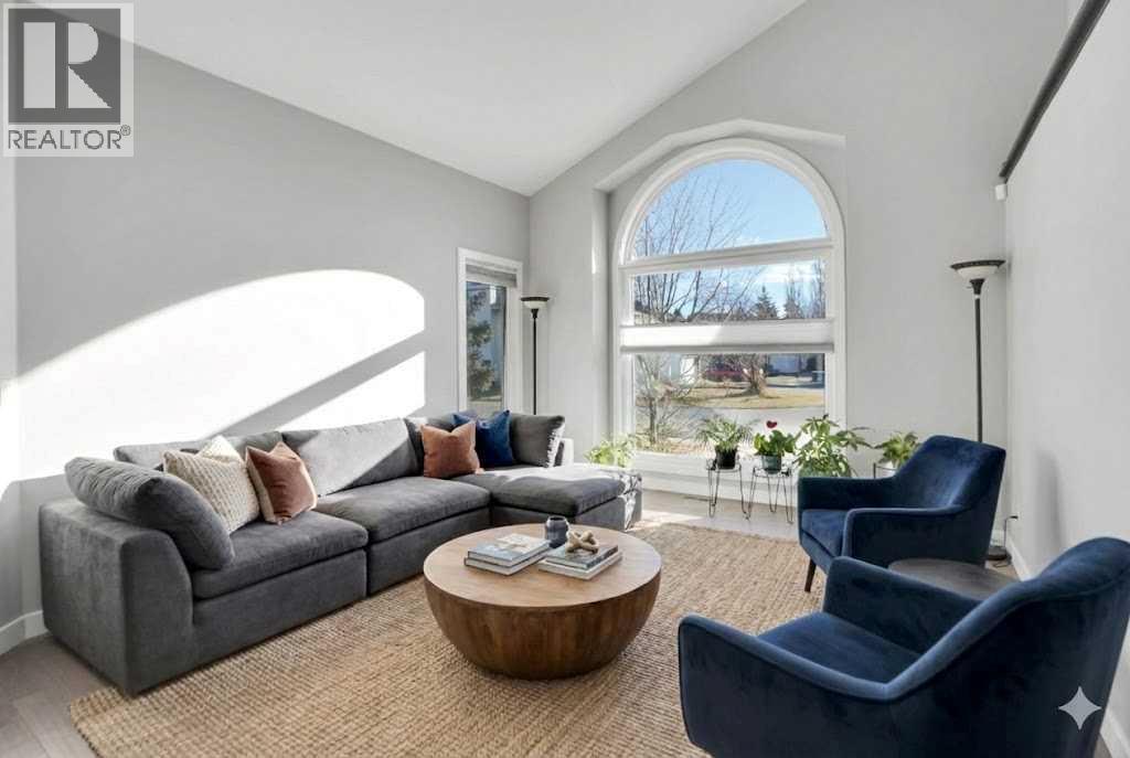 Single Family House for Sale in  Douglasbank Rise SE Douglasdale/Glen Calgary 