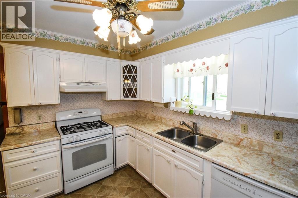 725 CROSS STREET W - 9