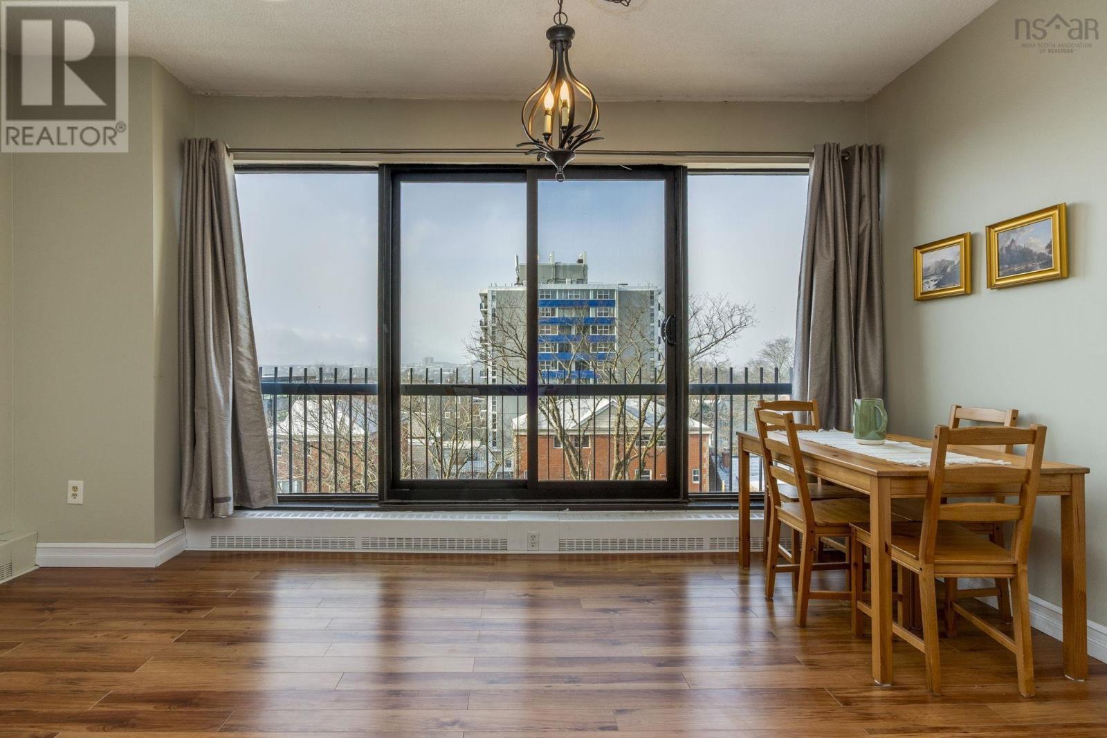 Property 14 of 37 of 607 6095 Coburg Road