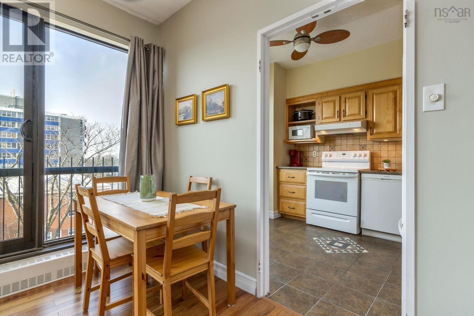 Property 15 of 37 of 607 6095 Coburg Road